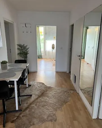 Apartamento Helle Moeblierte 4 Schlafplaetze Zentral 20 Minuten Von Innenstadt Muenchen Garching bei München